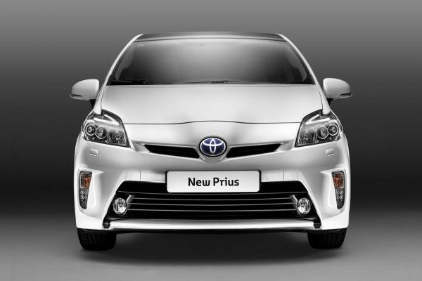 Toyota показала рестайлинговый Prius