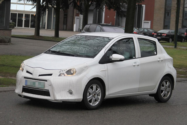Шпионы сфотографировали Toyota Yaris HSD 2013